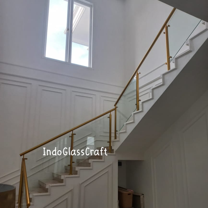 Pengerjaan Railing Tangga Kaca Tempered Di Surakarta - Image 5