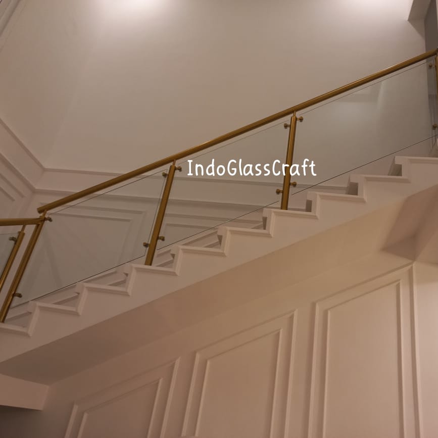 Pengerjaan Railing Tangga Kaca Tempered Di Surakarta - Image 2