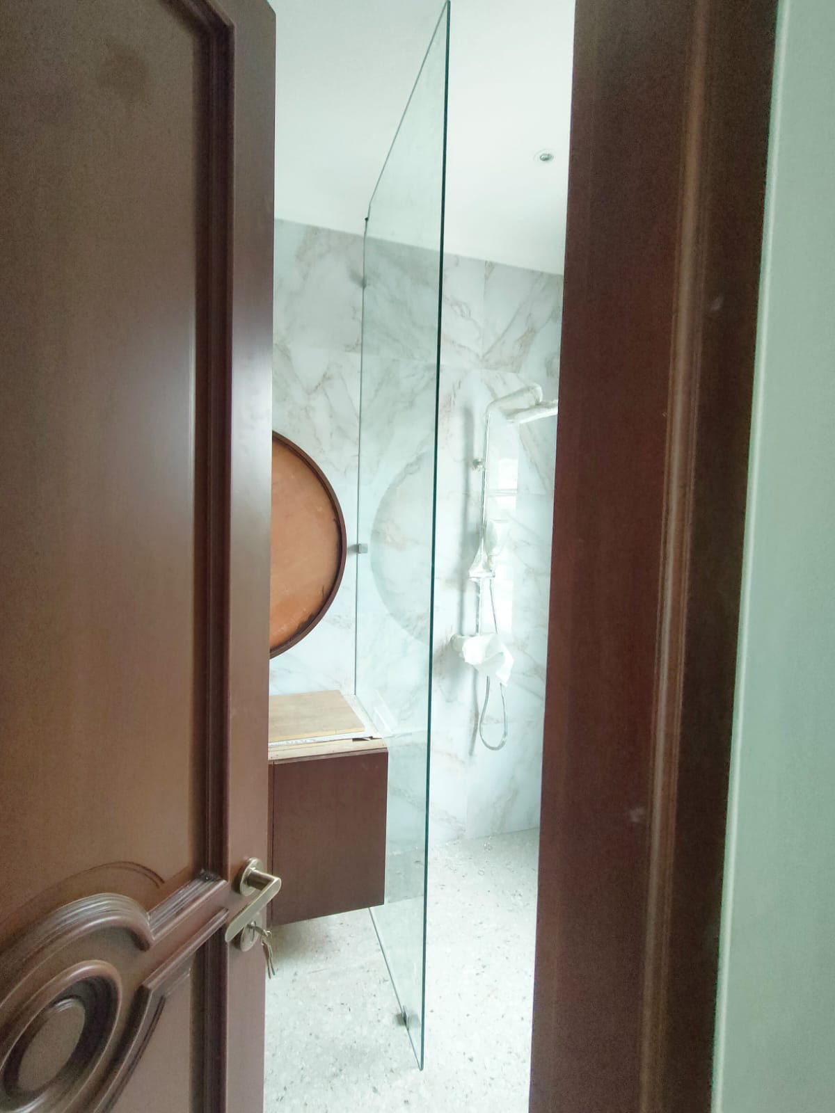 Proyek Pengerjaan Kaca Tempered Kamar Mandi - Image 5