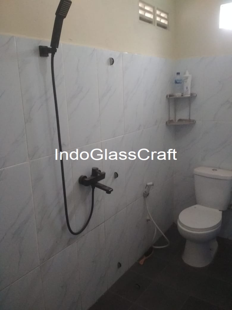 Proyek Pemasangan Kaca Tempered Kamar Mandi - Wonogiri - Image 2